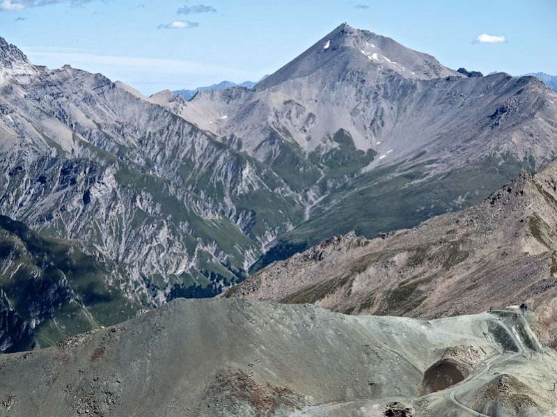 Der höchster Gipfel von Unterengading - Muttler (3293m). Sehr guter Aussichtspunkt