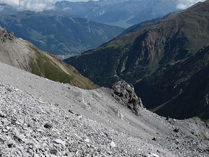 Blick Richtung Münstertal und Sta. Maria von Wanderweg aus