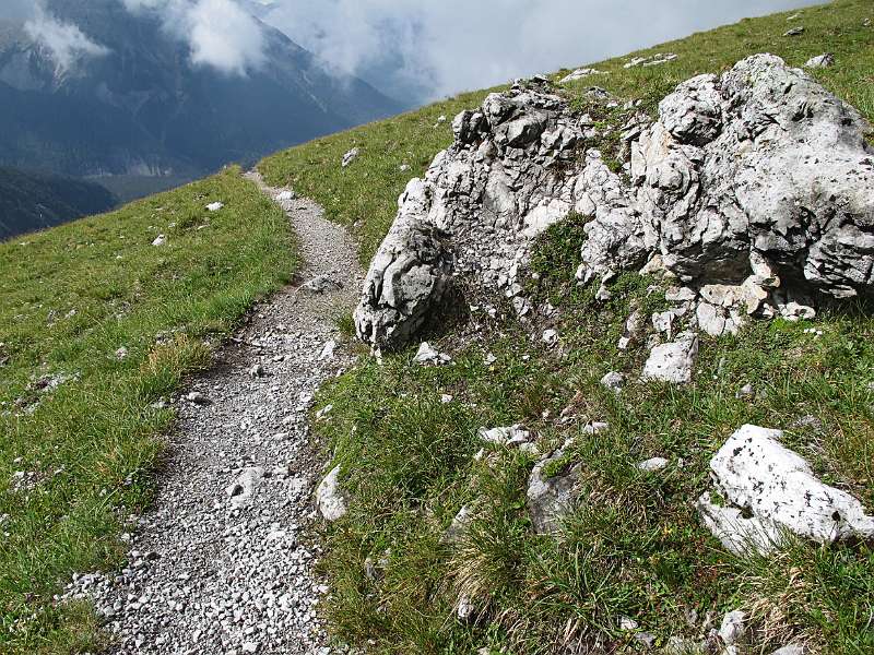 Der Wanderweg auf dem Grassrücken