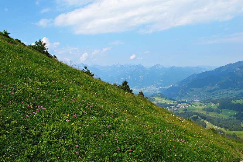 Blick Richtung Arvenbüel von Hang des Leistchamms