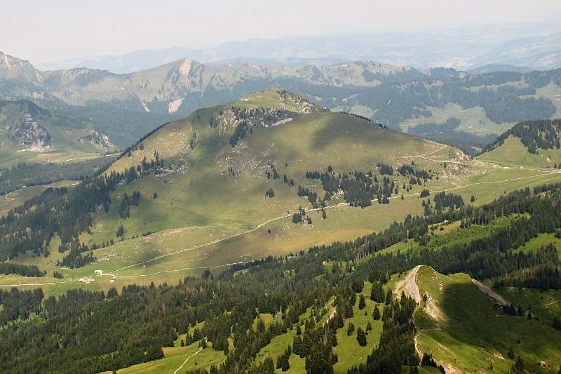 Wahrscheinlich Gulmen. Es gibt eine Skitour von Amden auf Gulmen, machbar