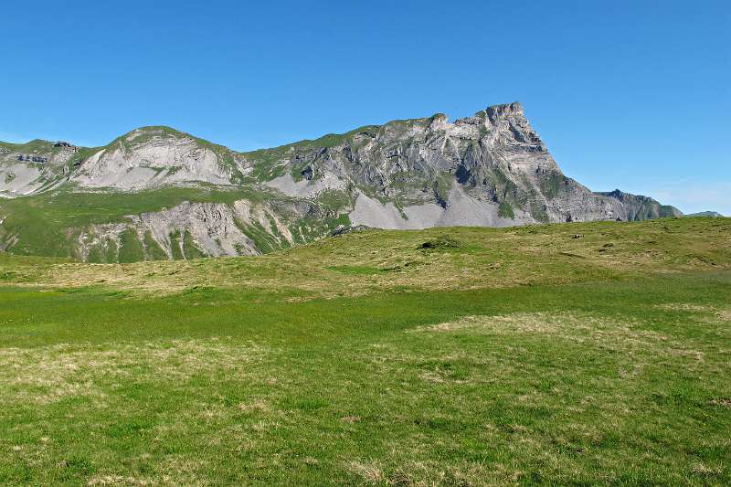 Der Gipfel von Brünig Haupt (2313m). Der Gipfel ist sichtbar aus