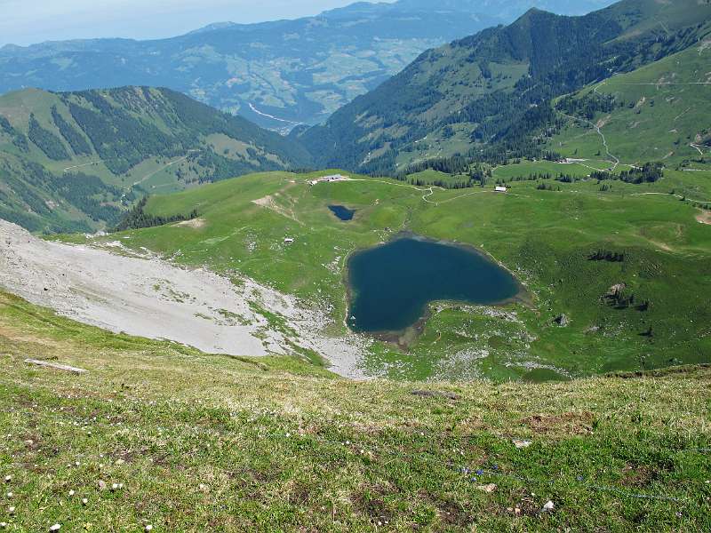 Sachlser Seefeld vom Grat aus. Nun sieht man auch weit unten