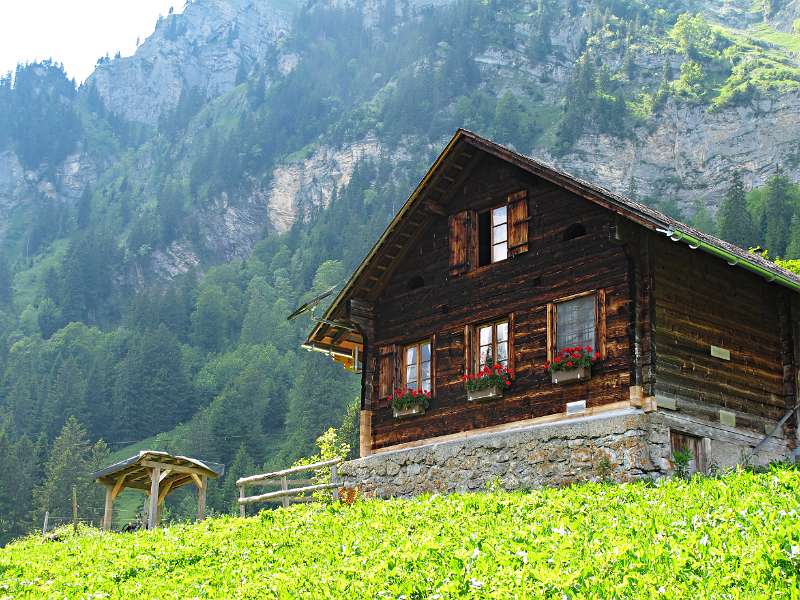 Die letzte Pause der Wanderung beim schönen Haus.