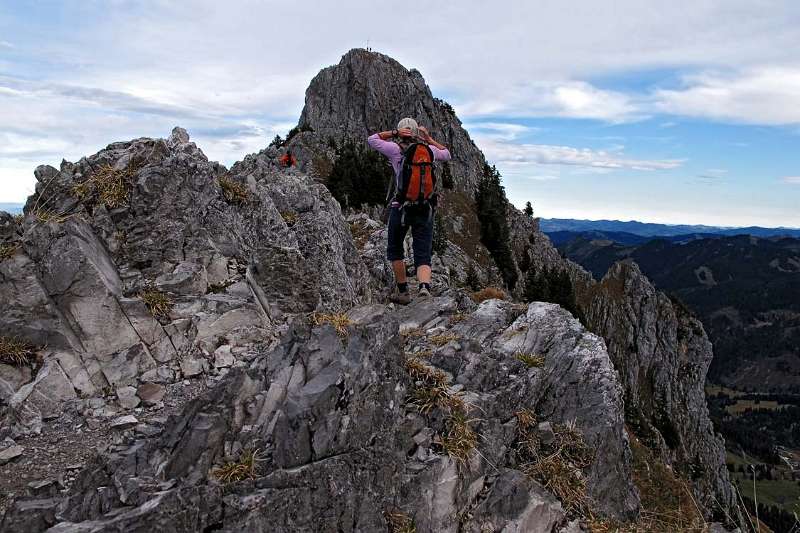 Blick vom Vorgipfel zum Hauptgipfel