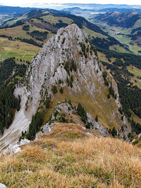 Und schon auf dem Gipfel von Kl. Mythen. Blick Richtung Haggenspitz