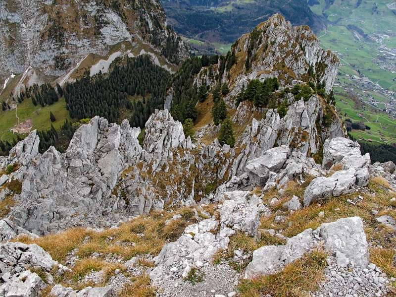 Blick vom Gipfel Richtung Vorgipfel