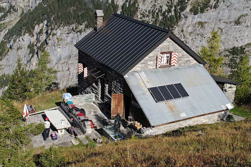 Vorbereitungen in der Hütte für Zwischensaisonpause. Heute ist der letzter Tag