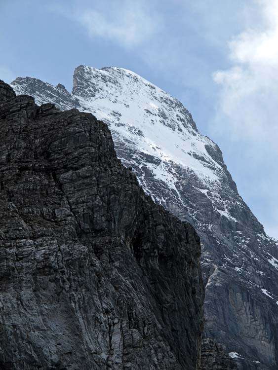 Eiger ist mit frischem Schnee gepudert