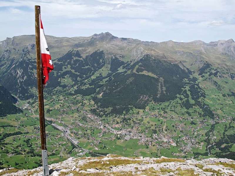 Die Fahne der Ostegghütte weht frei (leider kein Wind heute) über