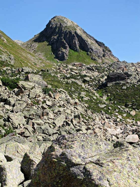 Motin - Felsenhügel mit guten Aussichten