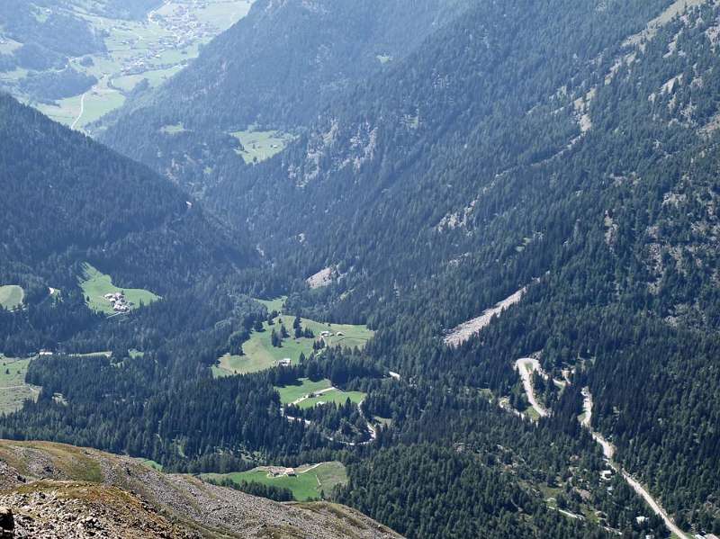 Val Poschiavo mit Berninapassstrasse