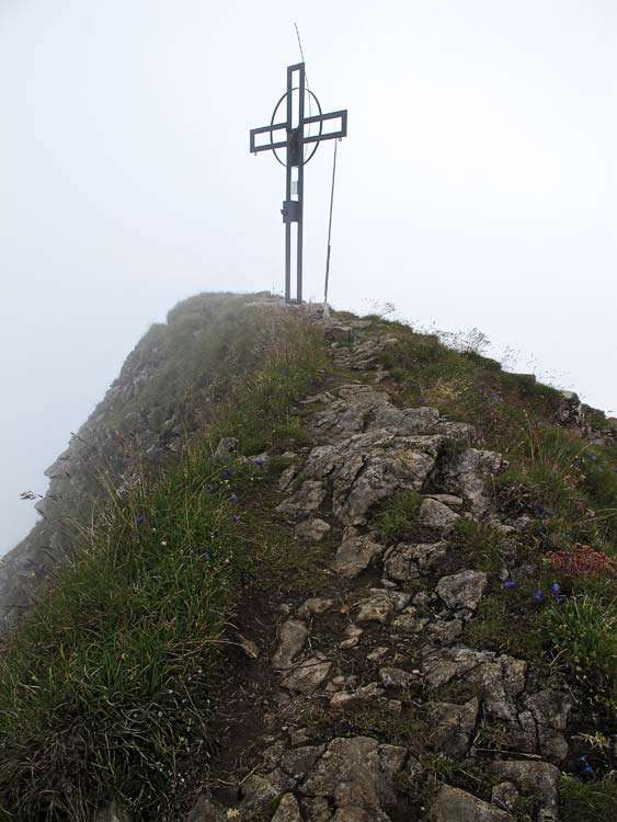 Das Gipfelkreuz von Druesberg