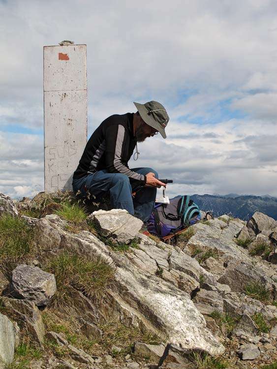 Staatsgrenze auf dem Gipfel von Gridone