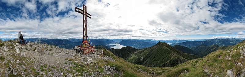 360° Panorama von Gridone Für interaktive Panorama-Tour klick H I E