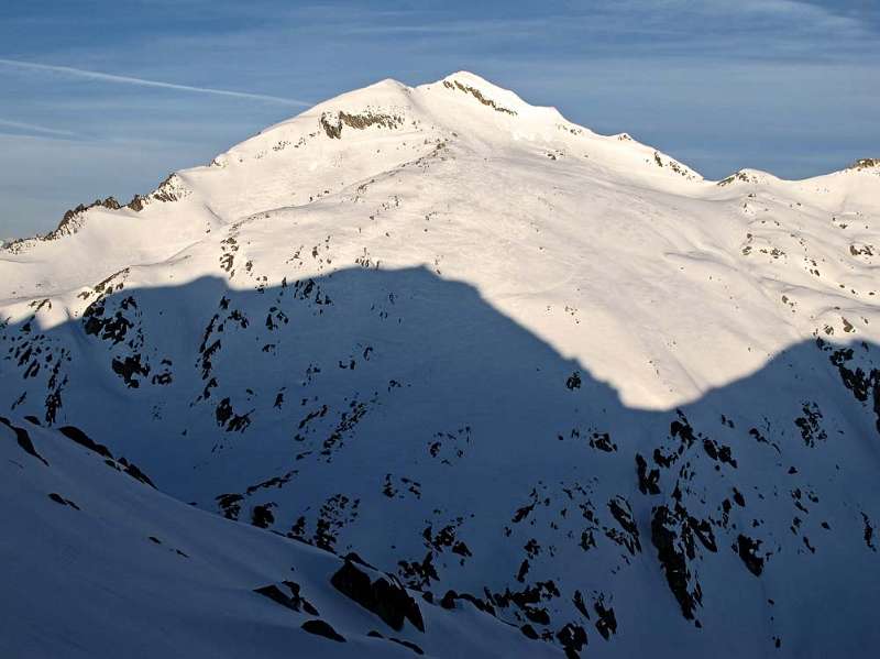 Pizzo Lucendro von Vallettalücke aus. Über den Hang vorne führt die