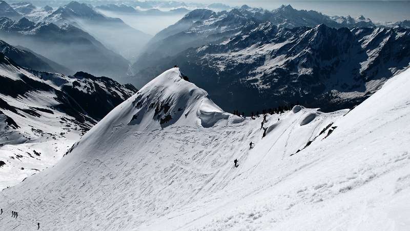 Blick vom Pizzo Lucendro Richtung Tessin