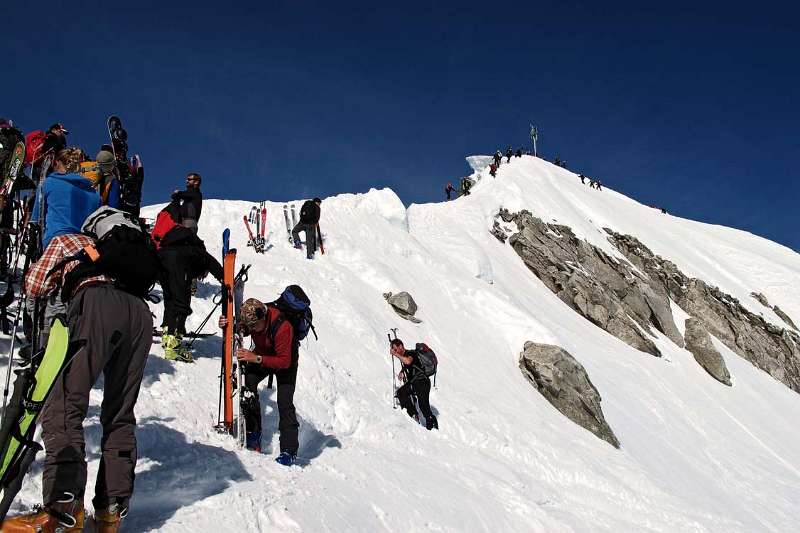 Das Skidepot und der Grat zum Pizzo Lucendro