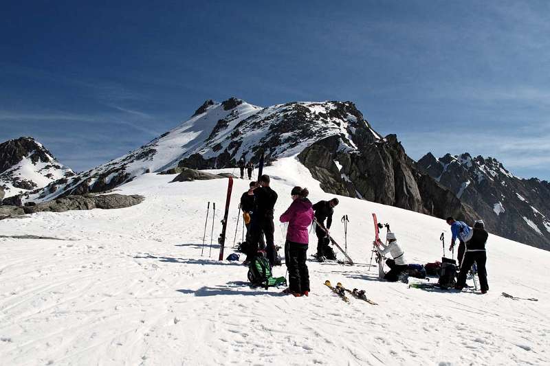 Auf dem Passo di Lucendro. Wieder anfellen und weiter Aufstieg über