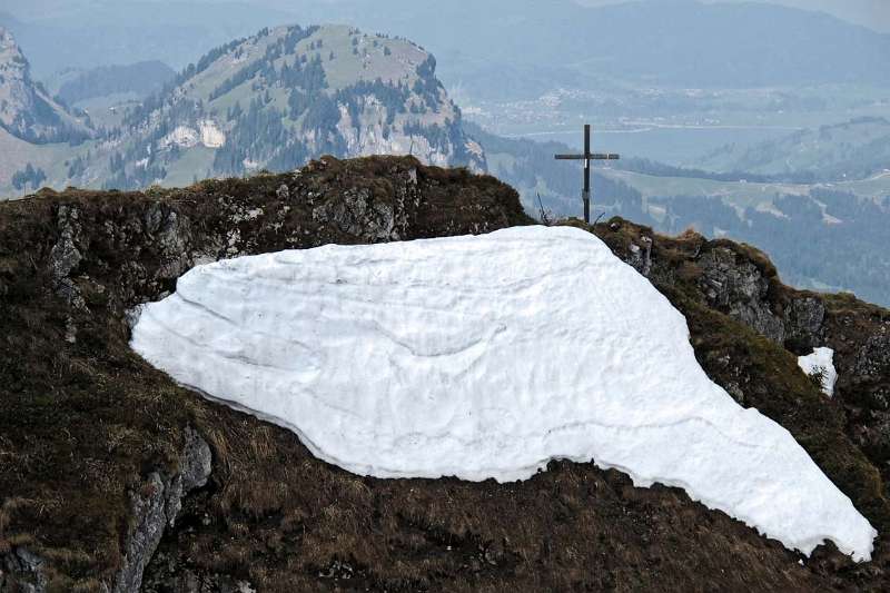 Das Gipfelkreuz aus anderen Perspektive