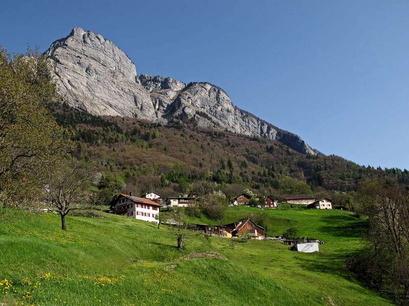 Erster Blick auf Gonzen. Es scheint ziemlich nah, trotzdem müssen fast