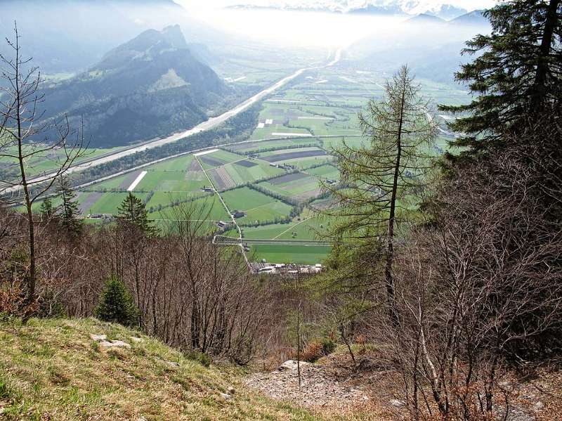 Blick entlang Rhein Richtung Chur