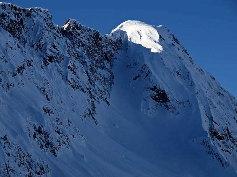 Blick auf Vespero 2717m von Skiliftstation Comascnè. Es gibt eine ziemlich