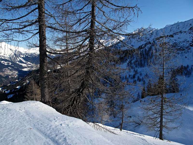 Schönes Wetter im Pistengebiet Airolo