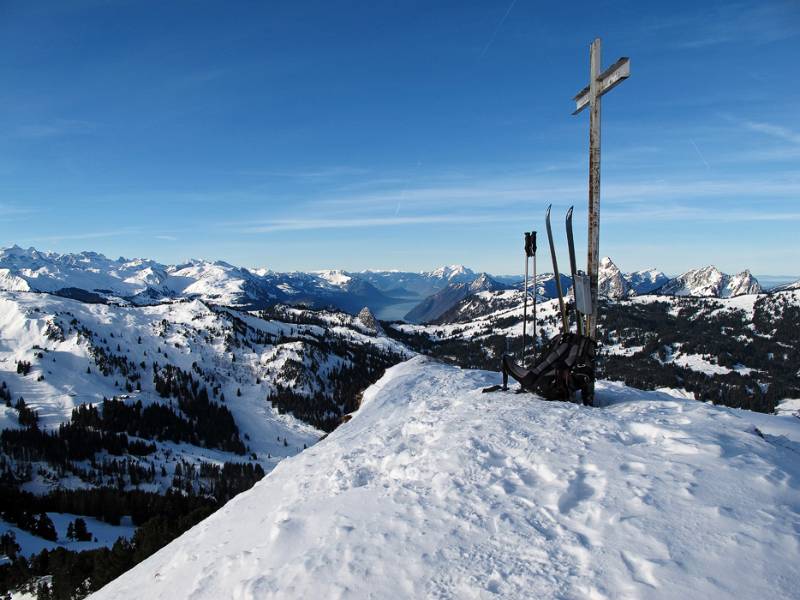 Das Gipfelkreuz von Roggenstock