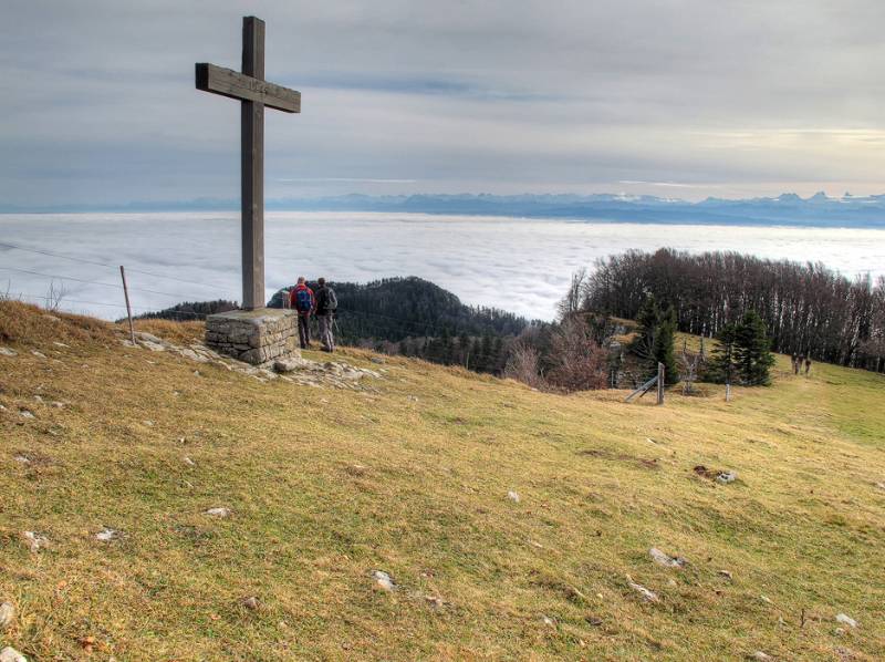 Das Gipfelkreuz von Röti