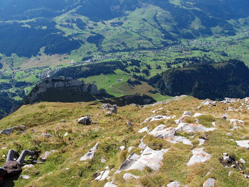 Blick nach unten auf Wildhaus vom Wildhuser Schafberg