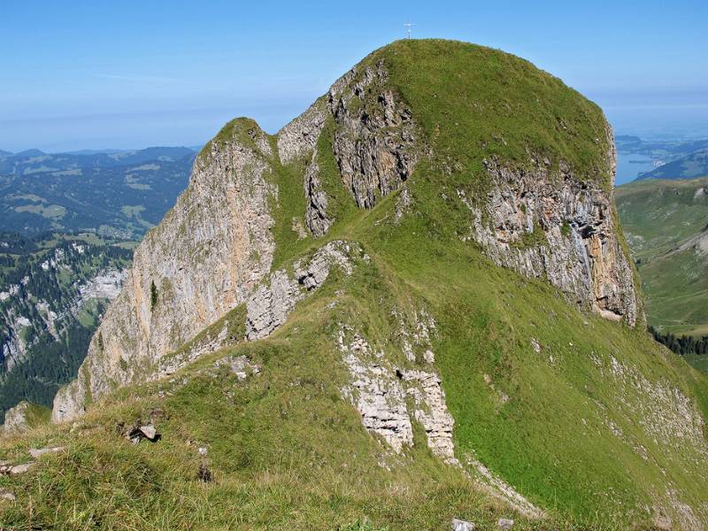 Der Gipfel von Twäriberg von Vorgipfel aus