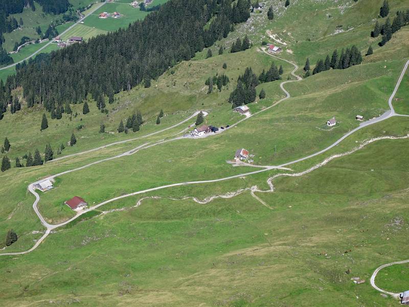 Blick vom Gipfel Richtung Druesberghütte