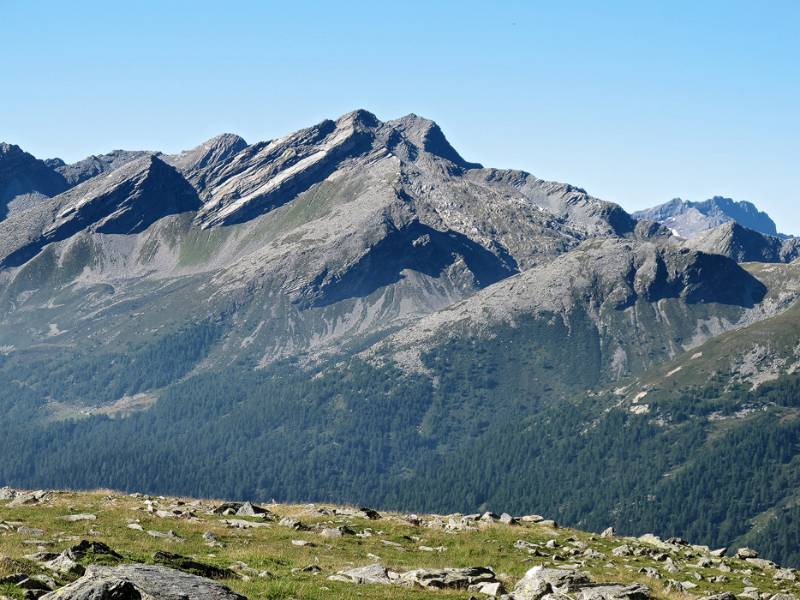 Blick auf die andere Seite des Tals. In der Mitte ist