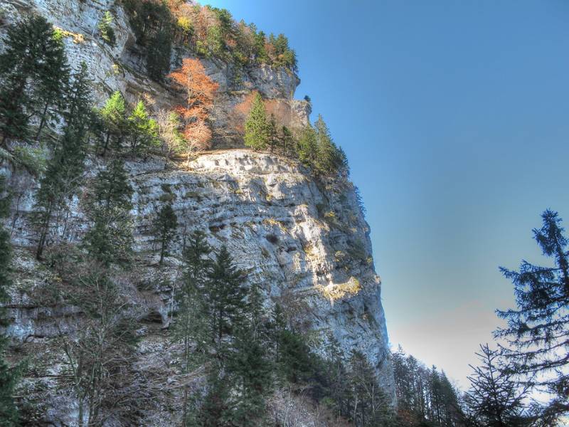 Steile Wände der Schlucht