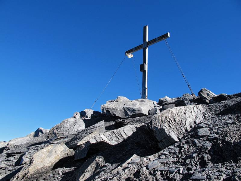 Das Gipfelkreuz von Terri