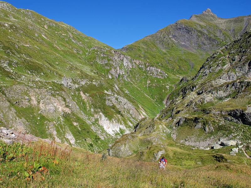 Blick Richtung Pass Diesrut. Über den Pass kommt man nach Vrin