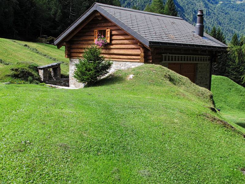 Kurz nach dem Campo Blenio: das Haus im Grünen