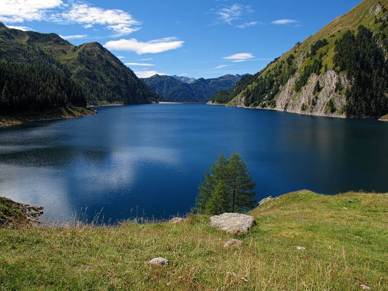 Lago di Luzzone: Blick Rchtung Staumauer