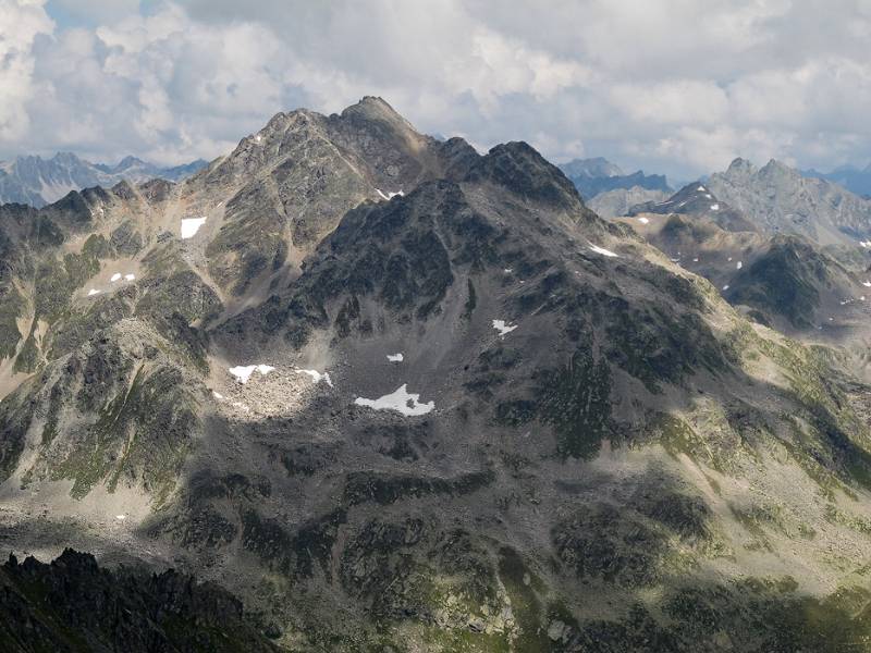 Flüela Wisshorn auf der anderen Seite von Flüelapassstrasse