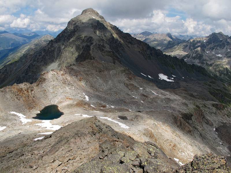 Schwarzhorn von Radüner Rothorn aus