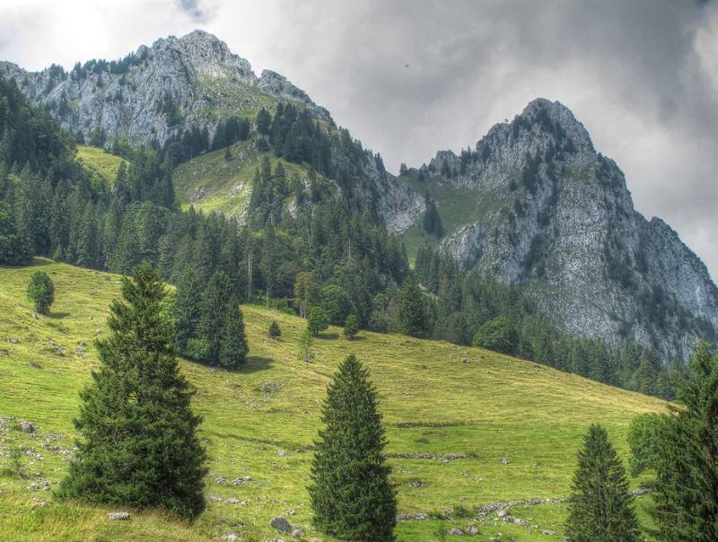 Kl. Mythen und Haggenspitz im Abstieg