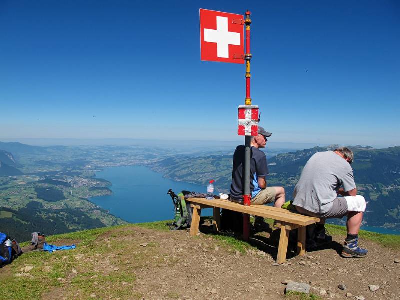 Das Bänkli mit schönen Aussichten auf Thunersee