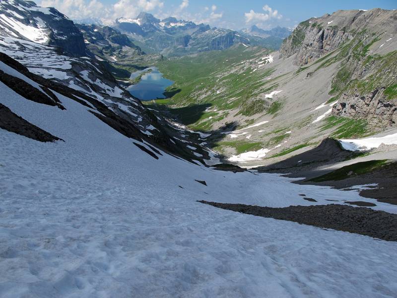 Die Abstiegsroute führt auf dem kurzesten Weg nach unten