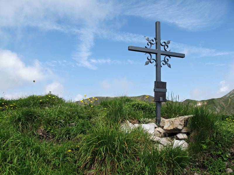 Das Gipfelkreuz von Dejestock