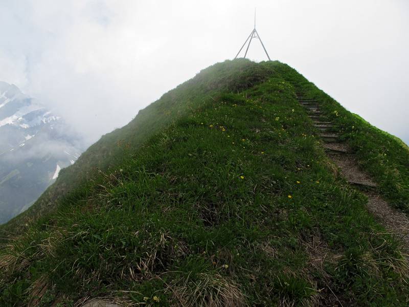 Der Gipfel von Schäfler ist bereits im Nebel