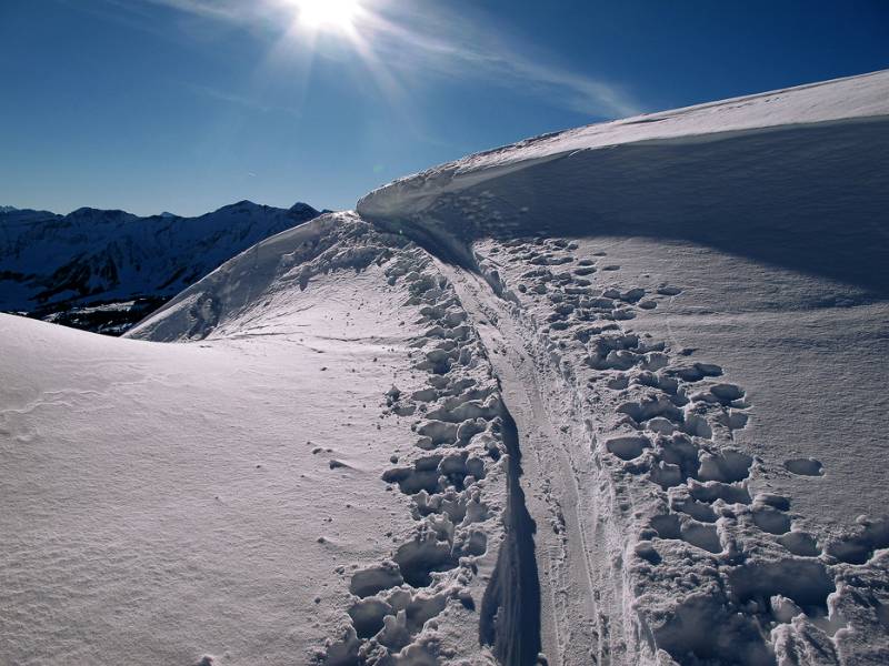 Schöner Pulverschnee und die Sonnenstrahlen