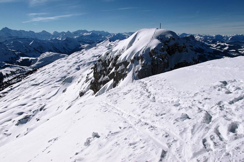 Blick vom Skigipfel zum Hauptgipfel