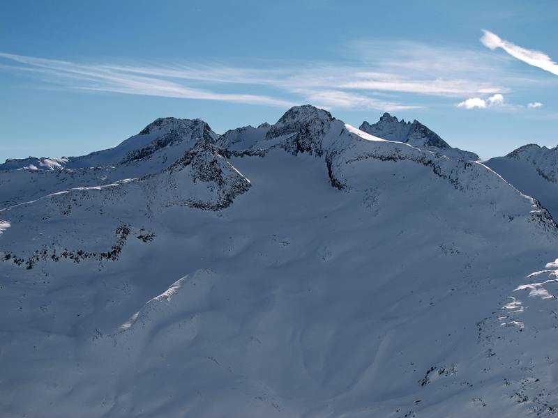 Am Horizont - Witenwasserenstock, Leckihorn und Pizzo Rotondo, vlnr. Auf dem