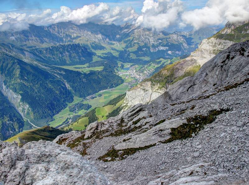 Blick auf Engelberg, tief unten